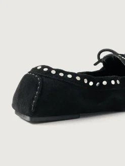 Calla Suede Studs