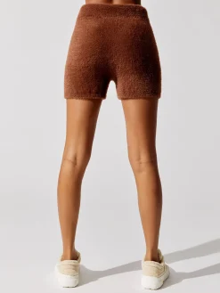 Eyelash Lounge Short