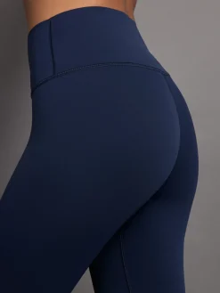 High Rise Full-Length Legging in Diamond Compression