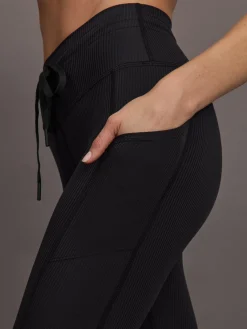 High Rise Pocket Legging in Ribbed Melt