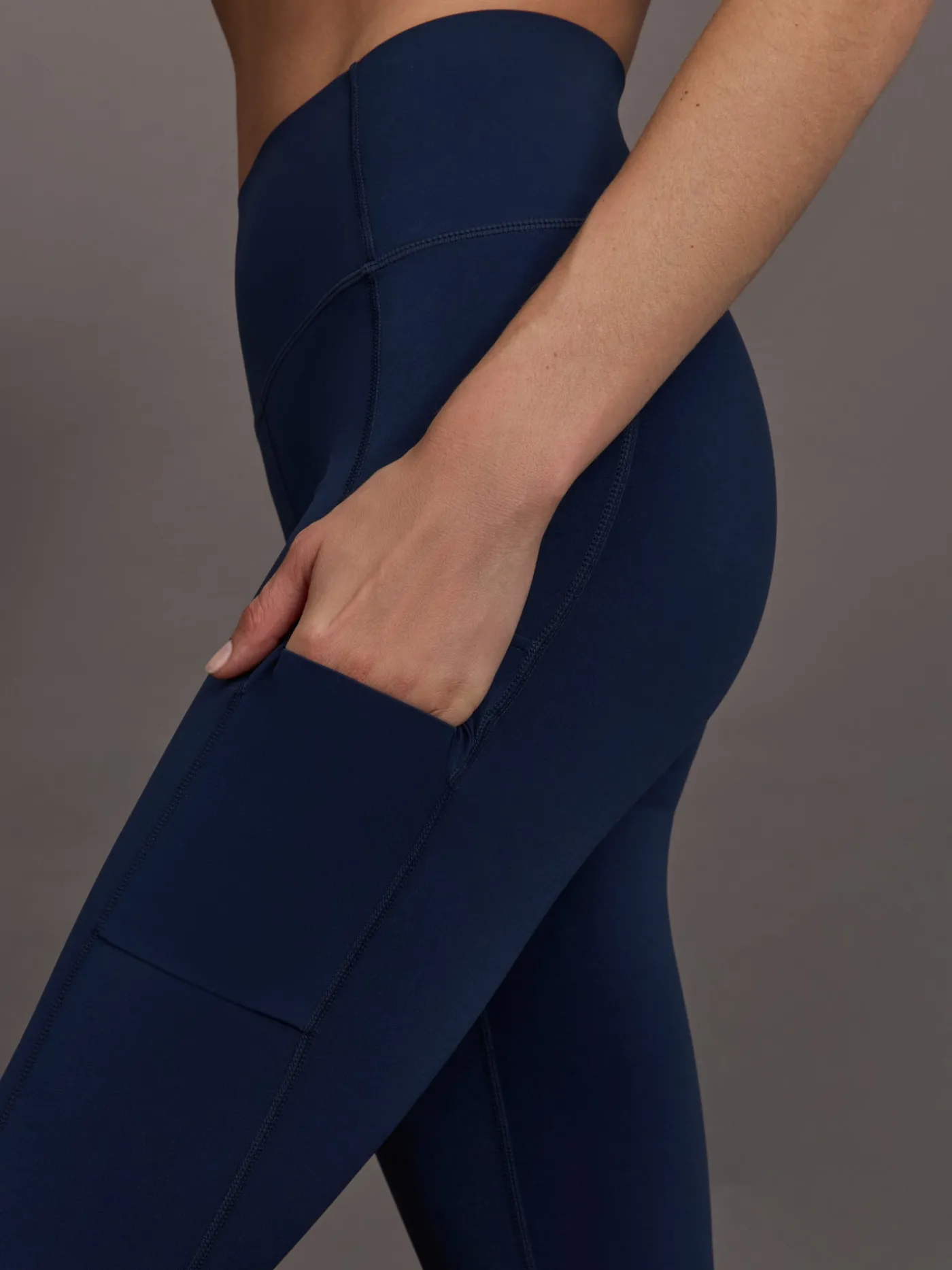 High Rise Pocket Legging in Diamond Compression