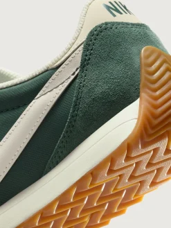Nike Pacific