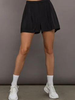 Pleat Short