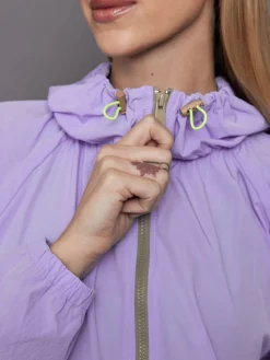 Pleated Back Running Jacket