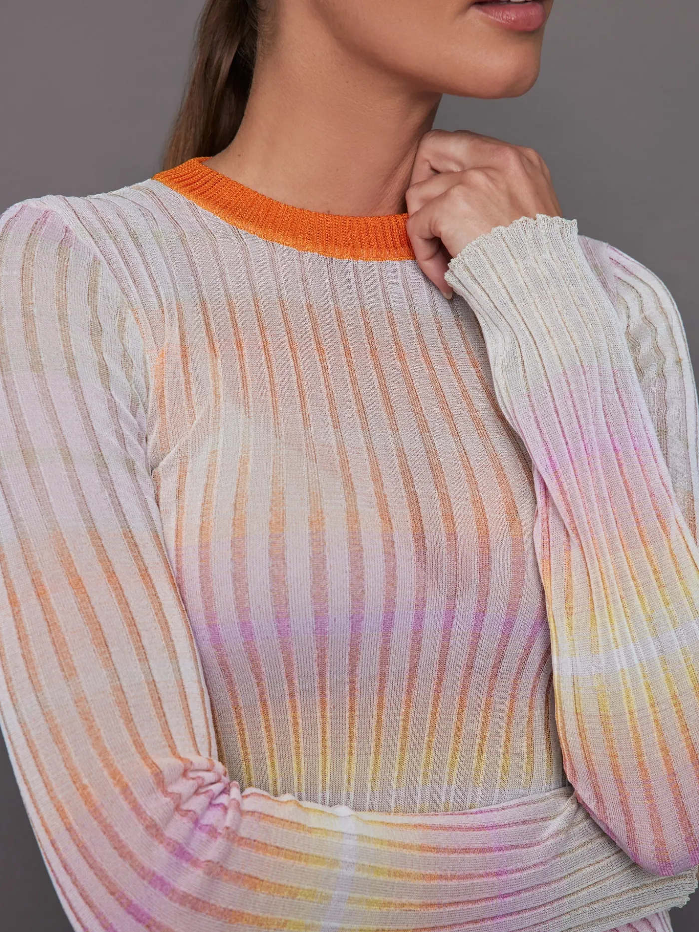 Ribbed crew-neck jumper with contrasting collar