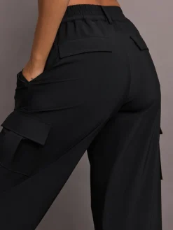 Stretch Woven Wide Leg Cargo Pant