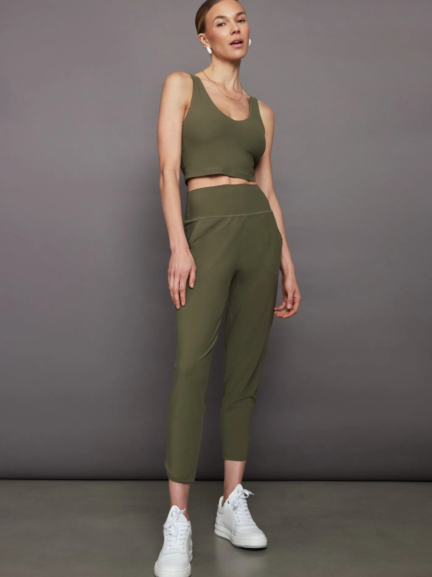 V-Neck Longline Bra in Melt