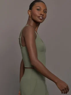 V-Neck Tank in Melt