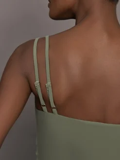 V-Neck Tank in Melt