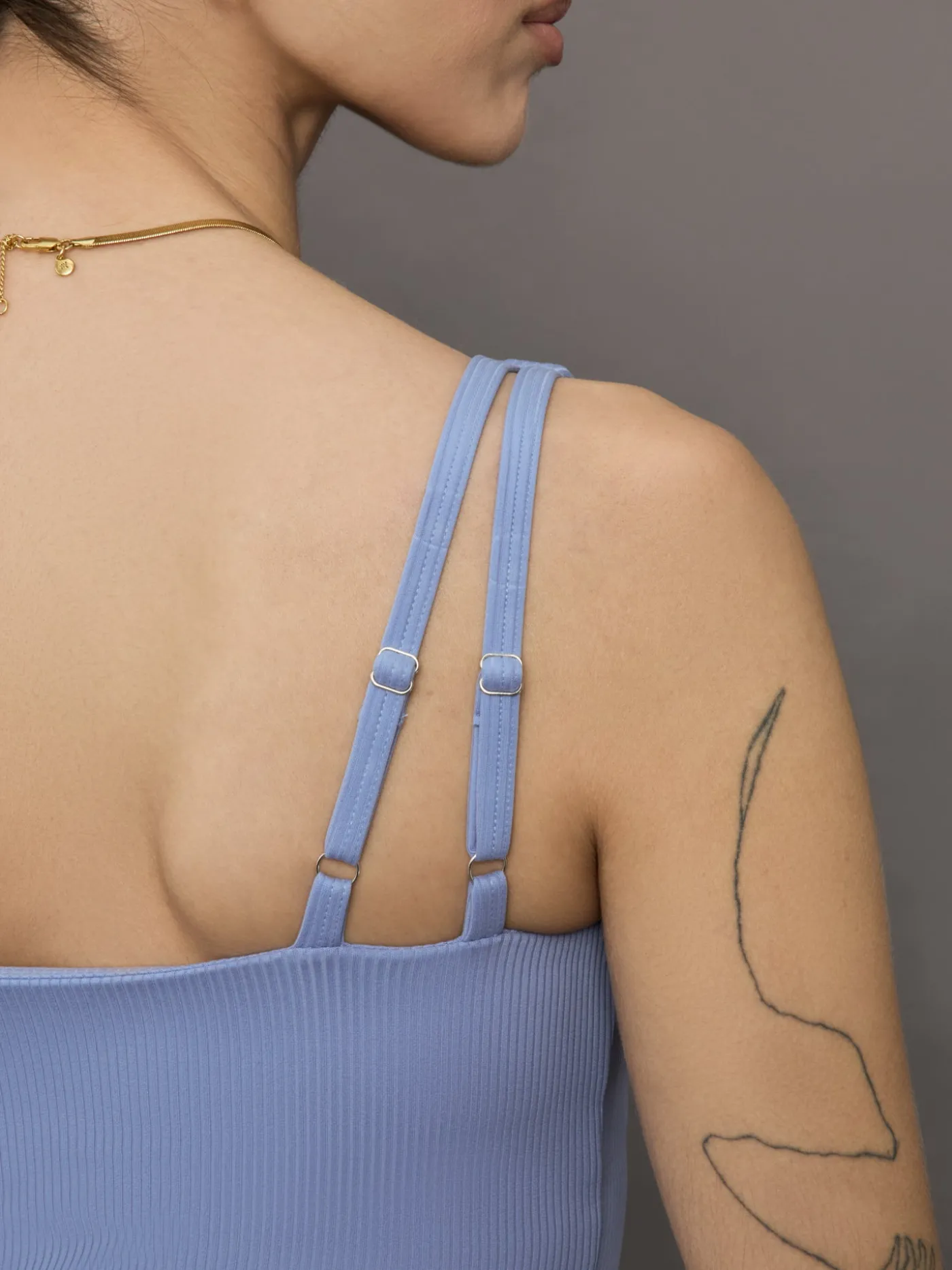 V-Neck Tank in Ribbed Melt