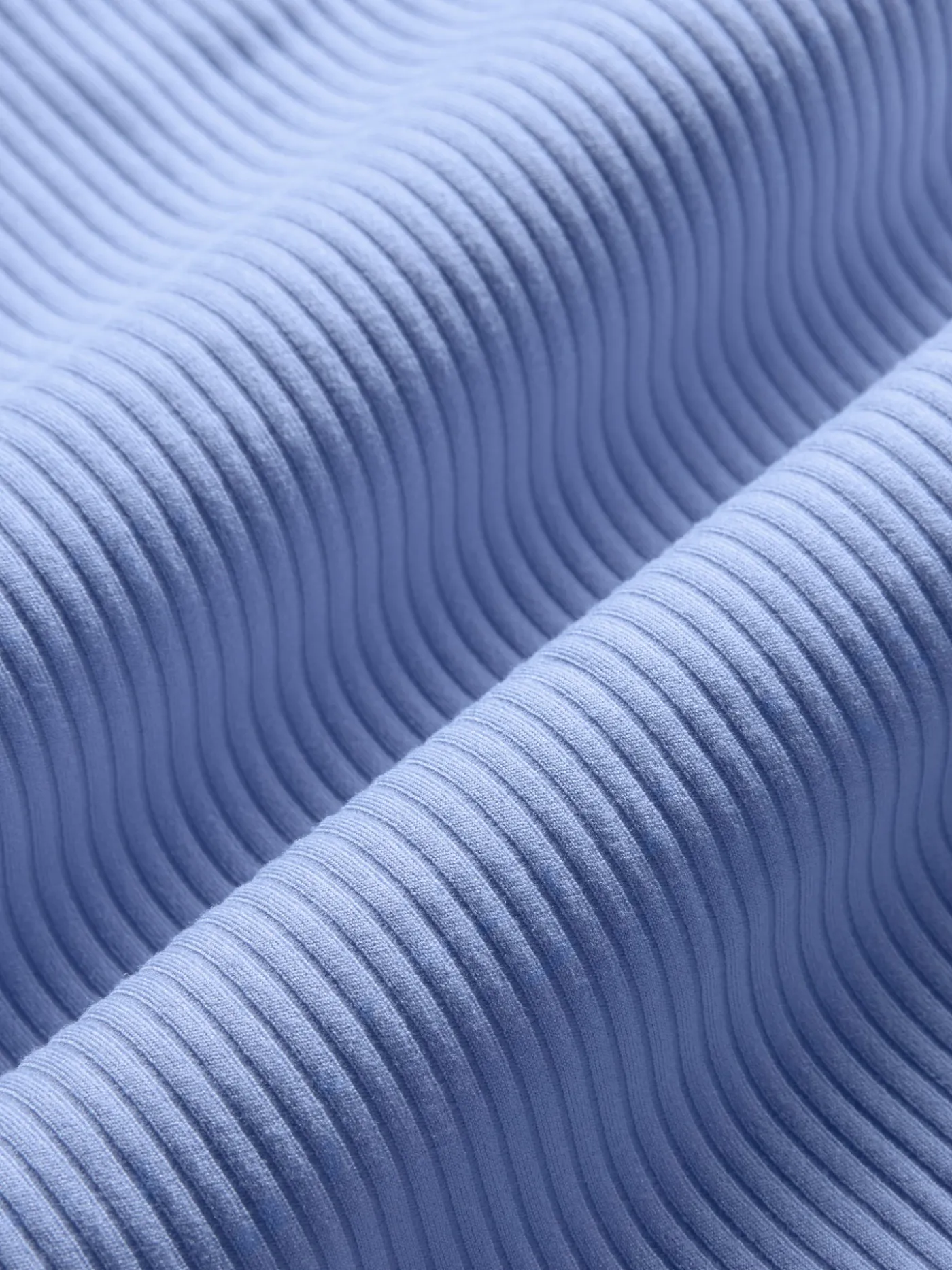 V-Neck Tank in Ribbed Melt