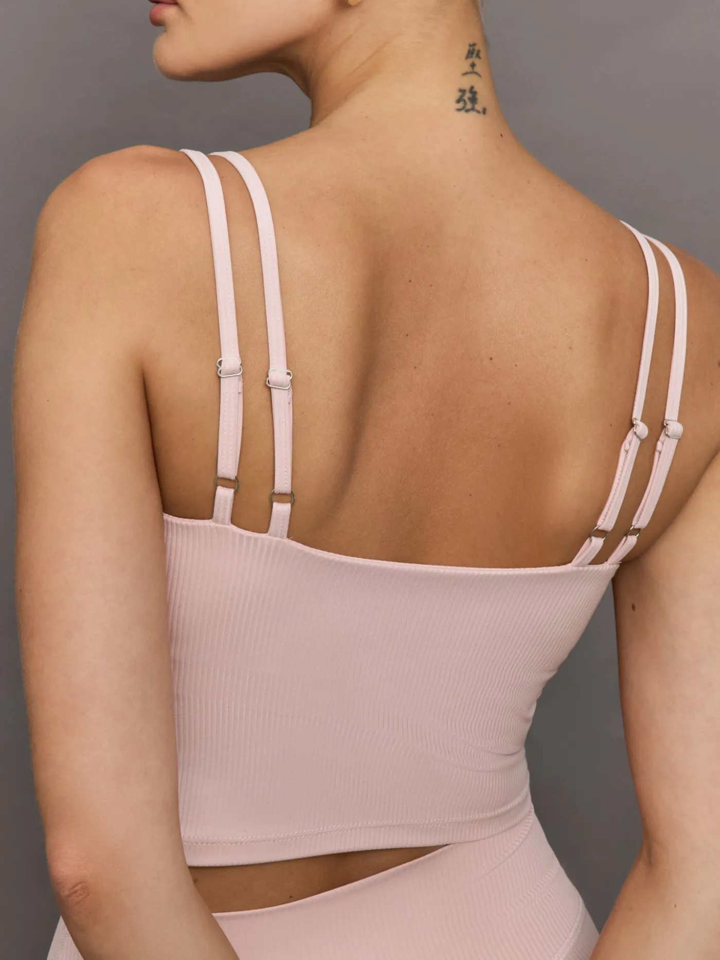V-Neck Tank in Ribbed Melt