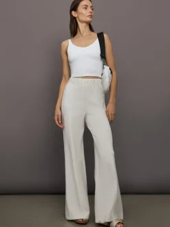 V-Neck Tank in Ribbed Melt